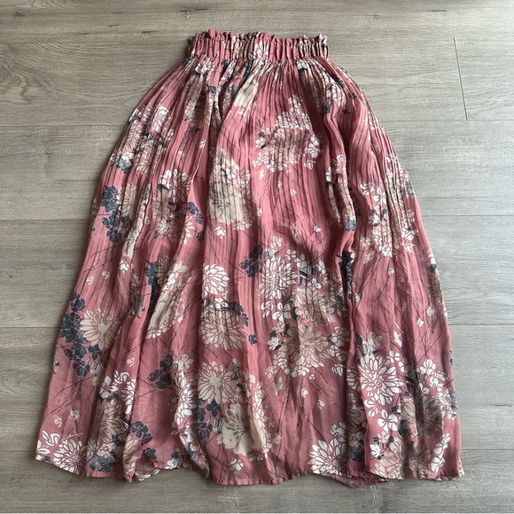 EUC Selfie Leslie Caroline Accordion Pleat Midi Skirt Rose - size XS - Picture 4 of 8